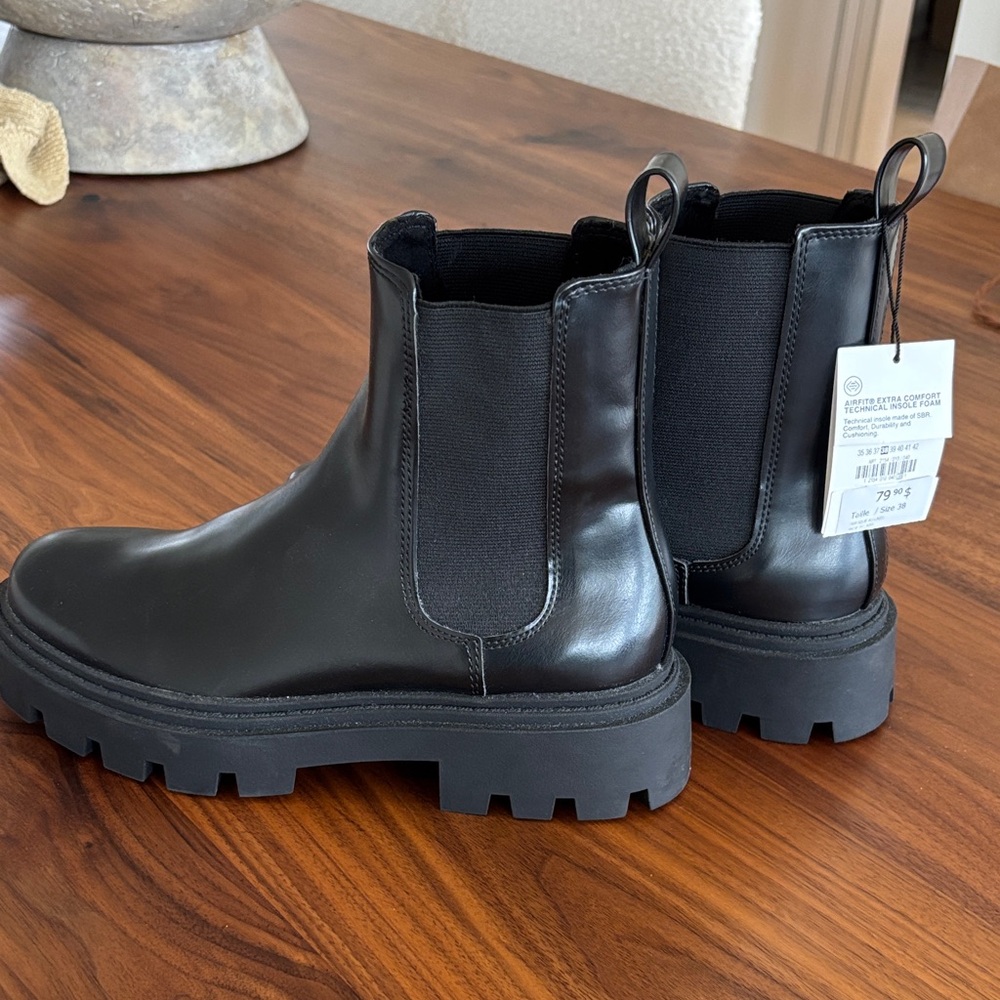 Zara Black Chunky Chelsea Boots